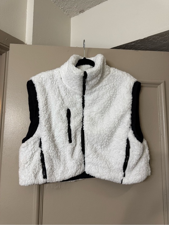 FP Movement by Free People Jackets & Blazers - Free People FP MOVEMENT White Sherpa reversible vest
